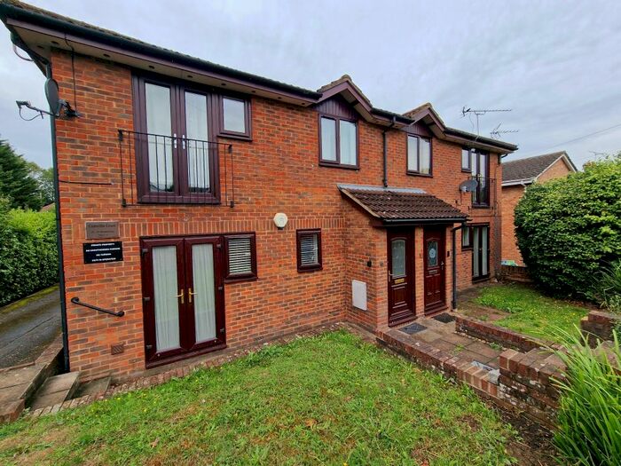1 Bedroom Flat To Rent In Woodmill Lane, Southampton, SO18