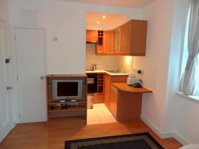 Studio To Rent In Fulham Palace Road, Hammersmith, London, W6