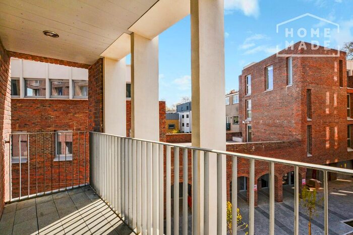 2 Bedroom Flat To Rent In Downs Road, London, E5