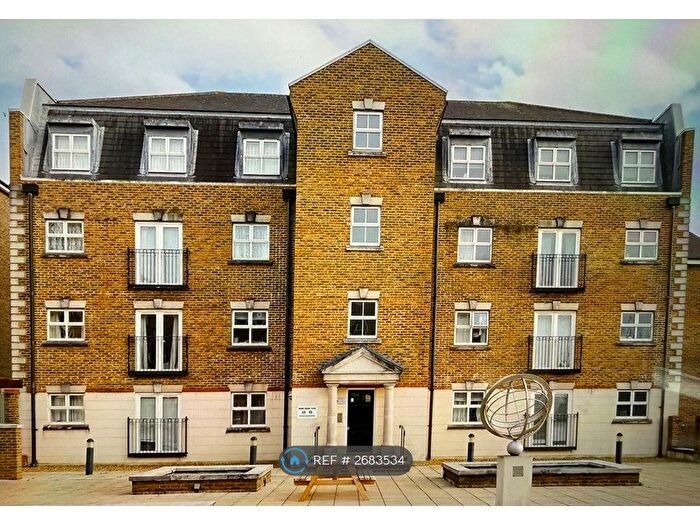 2 Bedroom Flat To Rent In Brook Square, London, SE18