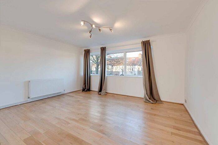 2 Bedroom Flat To Rent In Cambridge Road, London, W7