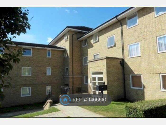 2 Bedroom Flat To Rent In Kingfisher Heights, Grays, RM17