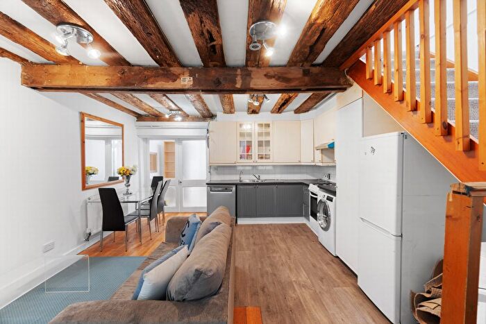 3 Bedroom Mews For Sale In Hermit Place, South Hampstead, NW6