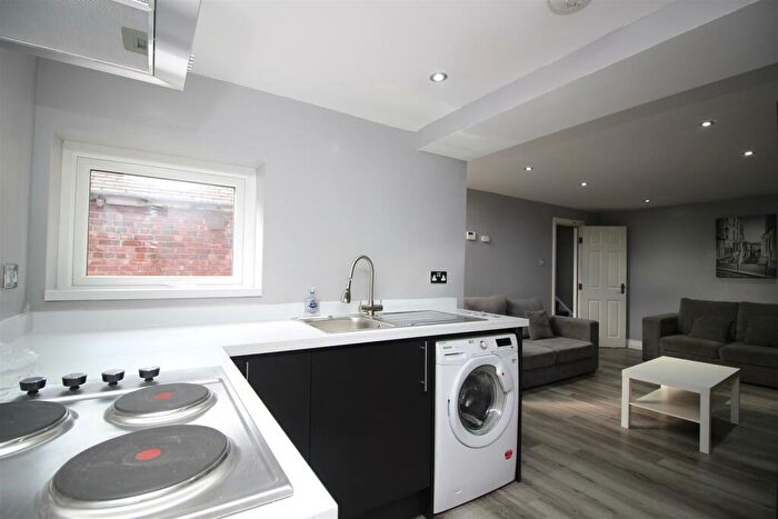 6 Bedroom Maisonette To Rent In Fairfield Road, Jesmond, Newcastle Upon Tyne, NE2