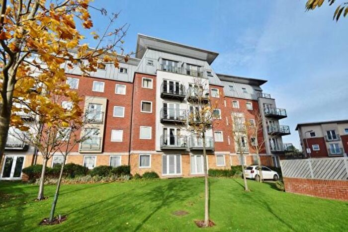 2 Bedroom Flat To Rent In Winterthur Way, RG21