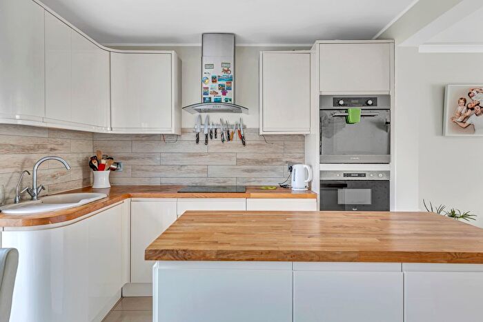 3 Bedroom Terraced House For Sale In Horton Road, Colnbrook, Slough, SL3