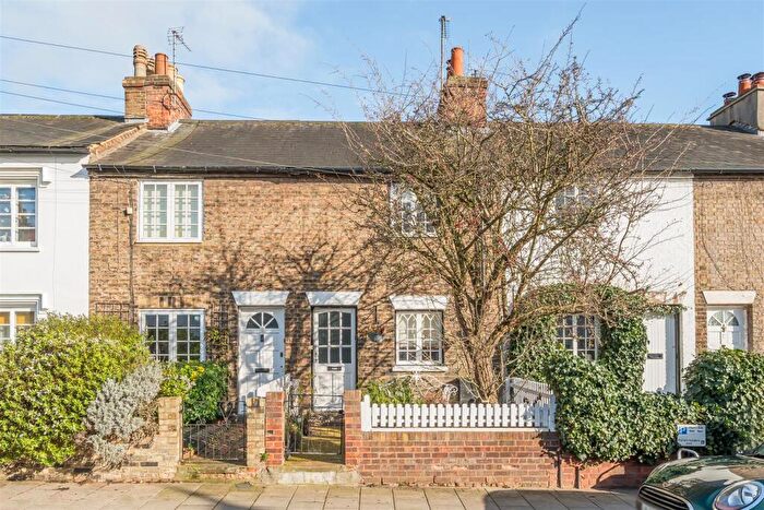 2 Bedroom Terraced House For Sale In The Grove, Bedford, MK40