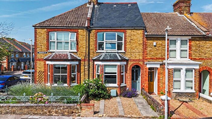 3 Bedroom Terraced House For Sale In Norman Road, Faversham, ME13