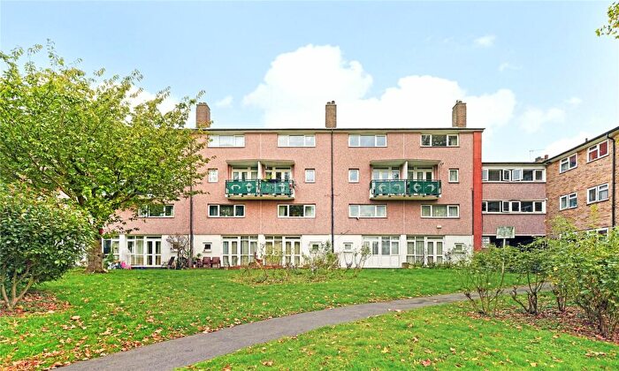 2 Bedroom Flat To Rent In Avon Road, Walthamstow, London, E17