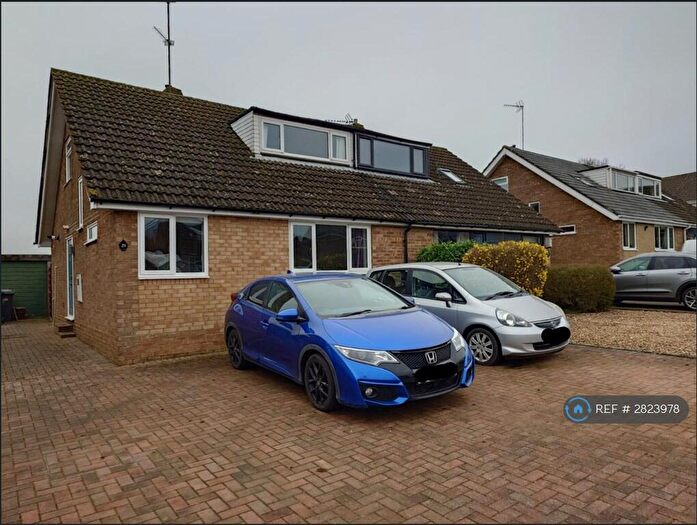 3 Bedroom Semi-Detached House To Rent In Falcon View, Towcester, NN12