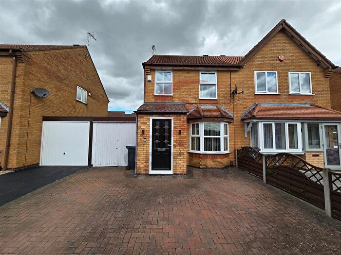 2 Bedroom Semi-Detached House To Rent In Meadowsweet Road, Hamilton, Leicester, LE5