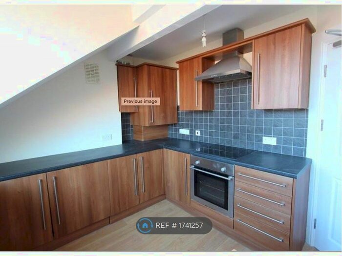1 Bedroom Flat To Rent In Machon Bank, Sheffield, S7