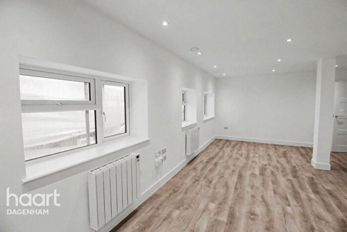 1 Bedroom Apartment To Rent In Gale Street, Dagenham, RM9