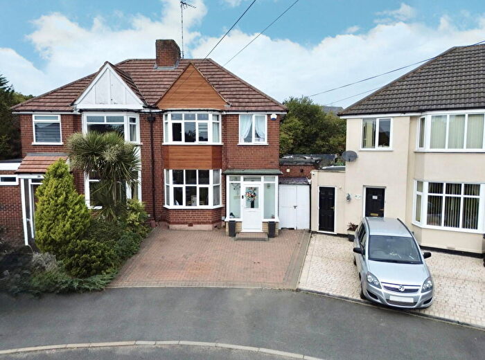 3 Bedroom Semi-Detached House For Sale In Hanbury Croft, Acocks Green, B27