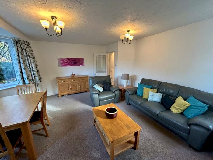2 Bedroom Apartment To Rent In Halliard Court, Atlantic Wharf, Cardiff, CF10