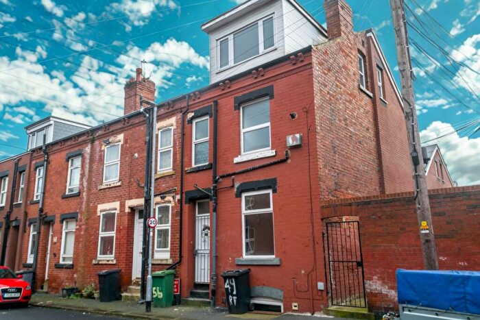 2 Bedroom Terraced House For Sale In Recreation Terrace, Leeds, LS11