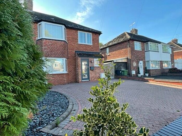 3 Bedroom Semi-Detached House To Rent In Montrose Avenue, Leamington Spa, CV32