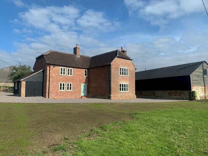 3 Bedroom Detached House To Rent In North Street, Bishops Sutton, SO24