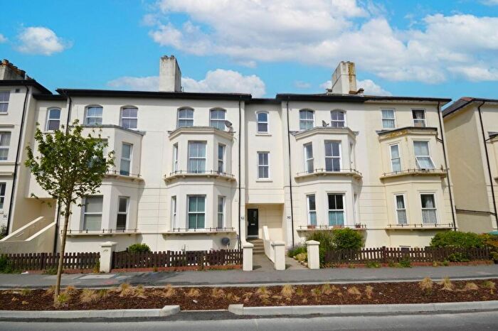 1 Bedroom Flat For Sale In Cheriton Road, Folkestone, CT20