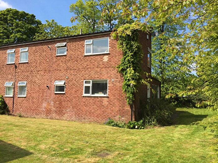 2 Bedroom Flat To Rent In Kirkstall Lane, Leeds, LS6