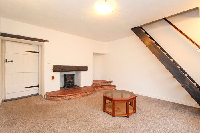 2 Bedroom Flat For Sale In High Street, Coleshill, B46