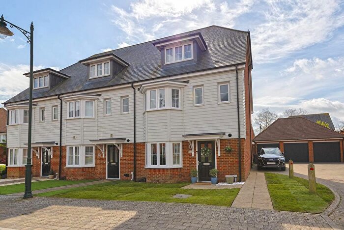 4 Bedroom End Of Terrace House To Rent In Avion Gardens, Kings Hill, ME19
