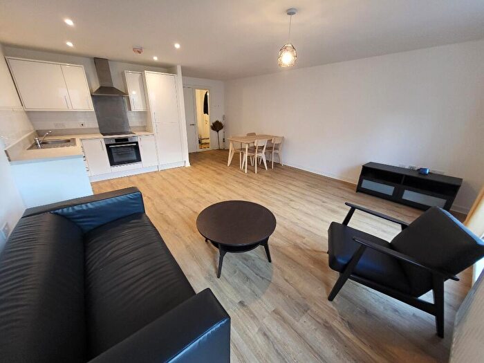 2 Bedroom Flat To Rent In Bell Street, Merchant City, Glasgow, G4