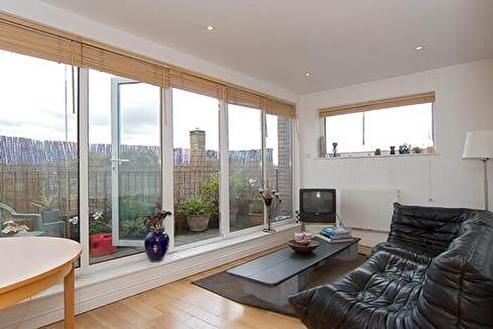 2 Bedroom Apartment To Rent In The Penthouse, A Kentish Town, London, NW5
