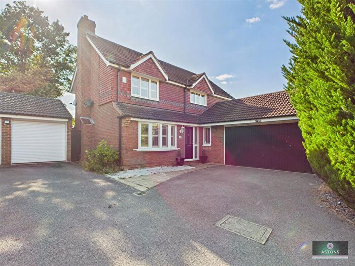 4 Bedroom Detached House For Sale In Moorland Road, Maidenbower, RH10