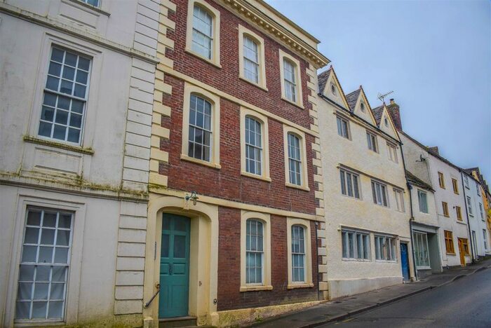 1 Bedroom Flat To Rent In Long Street, Dursley, GL11