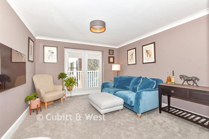 3 Bedroom Town House For Sale In Brewery Hill, Arundel, West Sussex, BN18