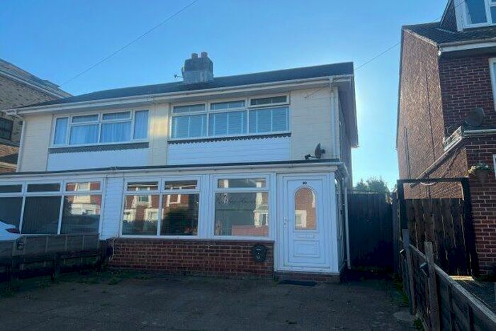 3 Bedroom Semi-Detached House To Rent In Avenue Road, Sandown, PO36