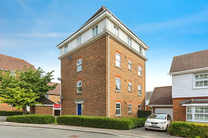 2 Bedroom Flat For Sale In Swaffer Way, Ashford, TN23