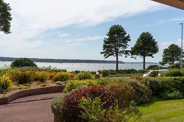 2 Bedroom Flat To Rent In Sandbanks Road, Poole, BH14