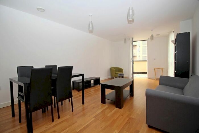 1 Bedroom Flat To Rent In Baltic Avenue, Brentford, TW8