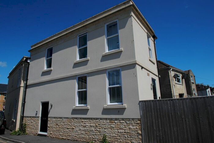 1 Bedroom Flat To Rent In Lower Bristol Road, Bath, BA2