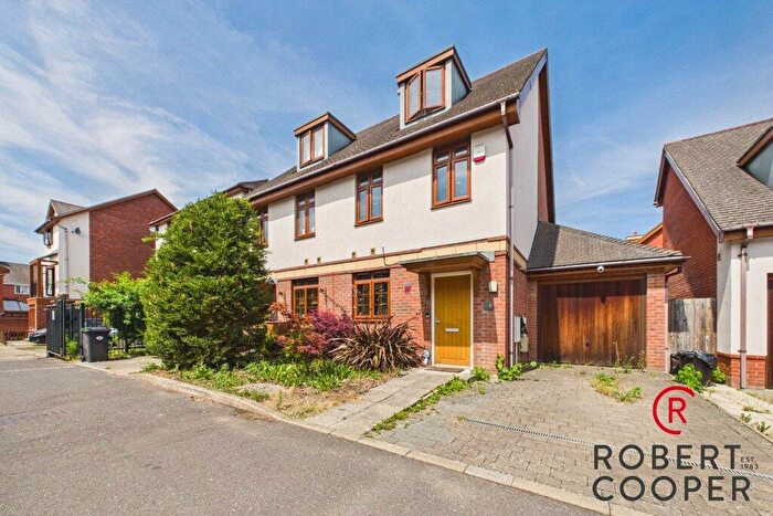 3 Bedroom Semi-Detached House For Sale In Blagrove Crescent, Ruilsip, HA4