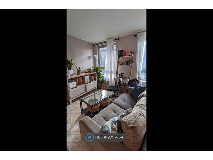 1 Bedroom Flat To Rent In Carronade Court, London, N7