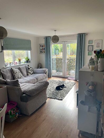 2 Bedroom Flat To Rent In Durrell Dene, Dartford, Kent, DA1