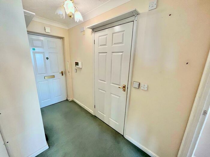 Flat For Sale In Cwrt Sant Tudno, Clarence Road, Llandudno, LL30