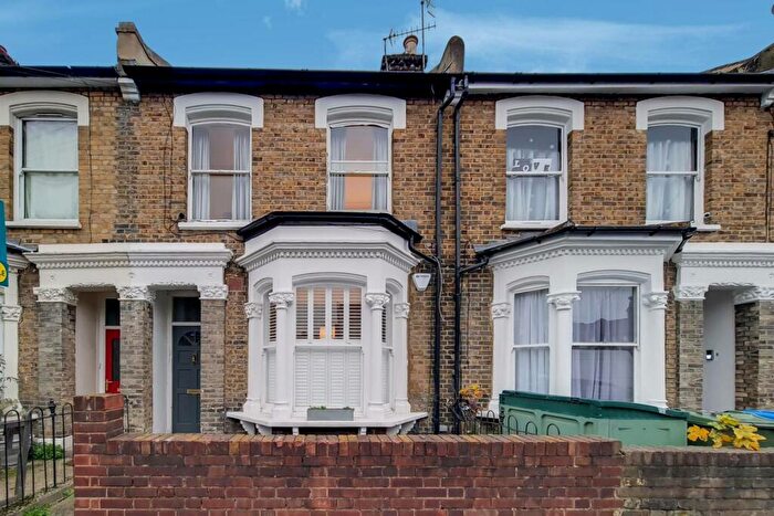 1 Bedroom Flat To Rent In Elcot Avenue, Peckham, London, SE15