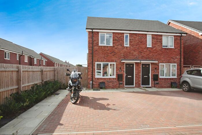 2 Bedroom Semi-Detached House For Sale In Zinnia Close, Rugby, CV23