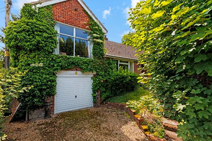 4 Bedroom Detached House For Sale In High Street, Kintbury, RG17