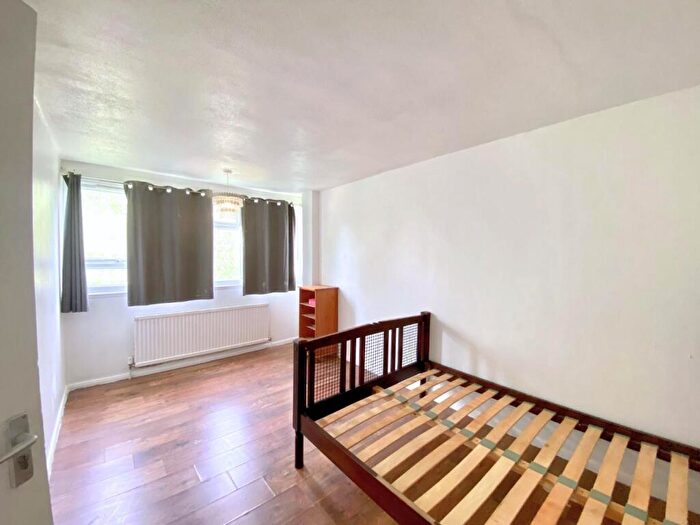 3 Bedroom Flat To Rent In Albert Road, S. Tottenham, London, N15