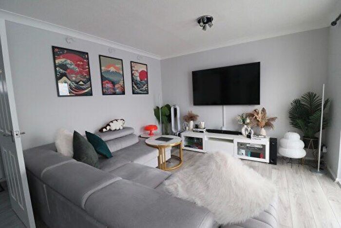 2 Bedroom Property To Rent In Pembroke Mews, Basildon, SS13