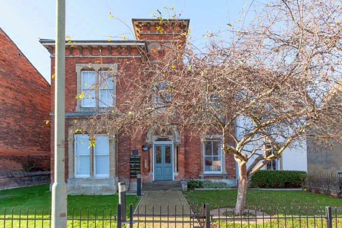 2 Bedroom Flat To Rent In Middleton Road, Banbury, OX16