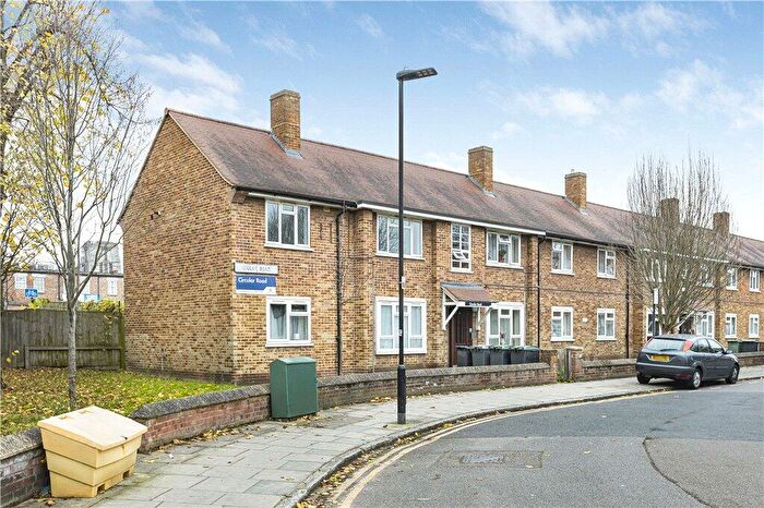 1 Bedroom Apartment To Rent In Circular Road, London, N17