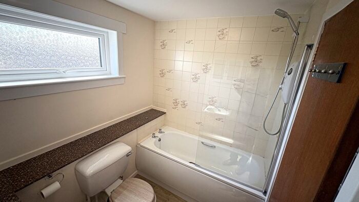 2 Bedroom Flat To Rent In Grampian Gardens, Dyce, Aberdeen, AB21