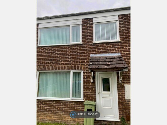 3 Bedroom Terraced House To Rent In Golden Drive, Eaglestone, Milton Keynes, MK6