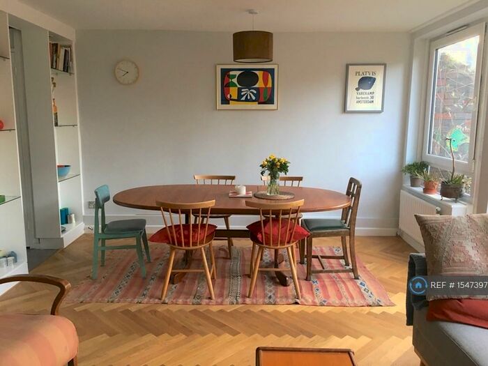 2 Bedroom Maisonette To Rent In Reedham Close, London, N17